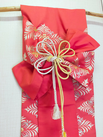 タペストリー  赤 正絹 名古屋帯 模造刀刀壁掛け 創作掛け軸  帯アート 和風インテリア Tapestry N02