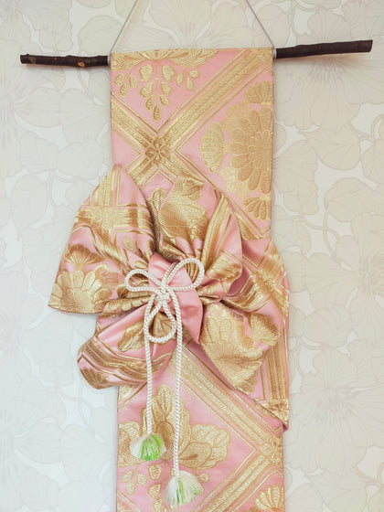 タペストリー 桜ピンク 桐 吉祥文様 高級正絹 模造刀刀壁掛け 創作掛け軸  帯アート 和風インテリア Tapestry F08