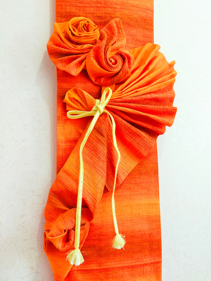 帯タペストリー  オレンジ色 高級正絹 模造刀刀壁掛け 創作掛け軸  帯アート 和風インテリア Tapestry F09