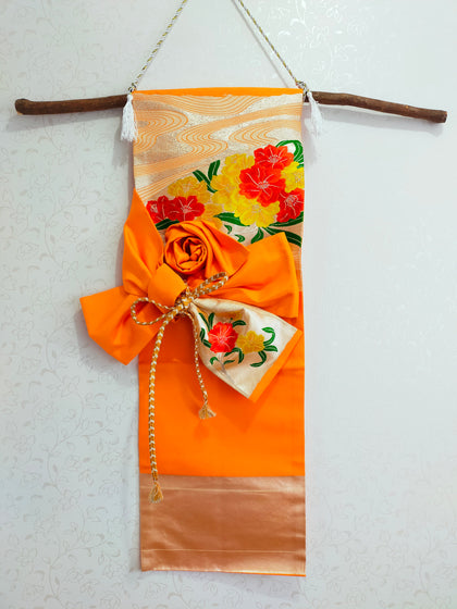 タペストリー  椿 花刺繍 吉祥文様 模造刀刀壁掛け 創作掛け軸  和モダンインテリア Tapestry N03