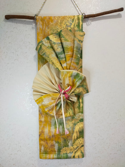 タペストリー 山水画 緑金松 吉祥文様  模造刀刀壁掛け 創作掛け軸  和モダンインテリアObi Tapestry F14